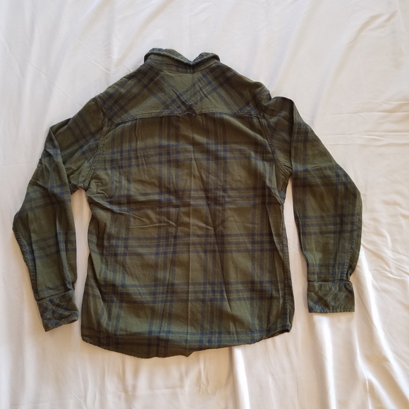 Green flannel - Picture 3 of 3